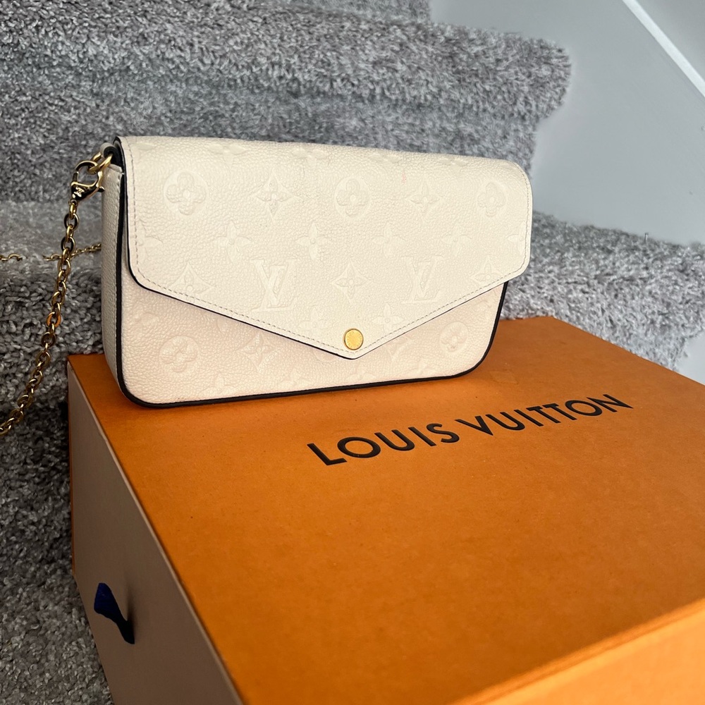 - LOUIS VIITTON PURSE